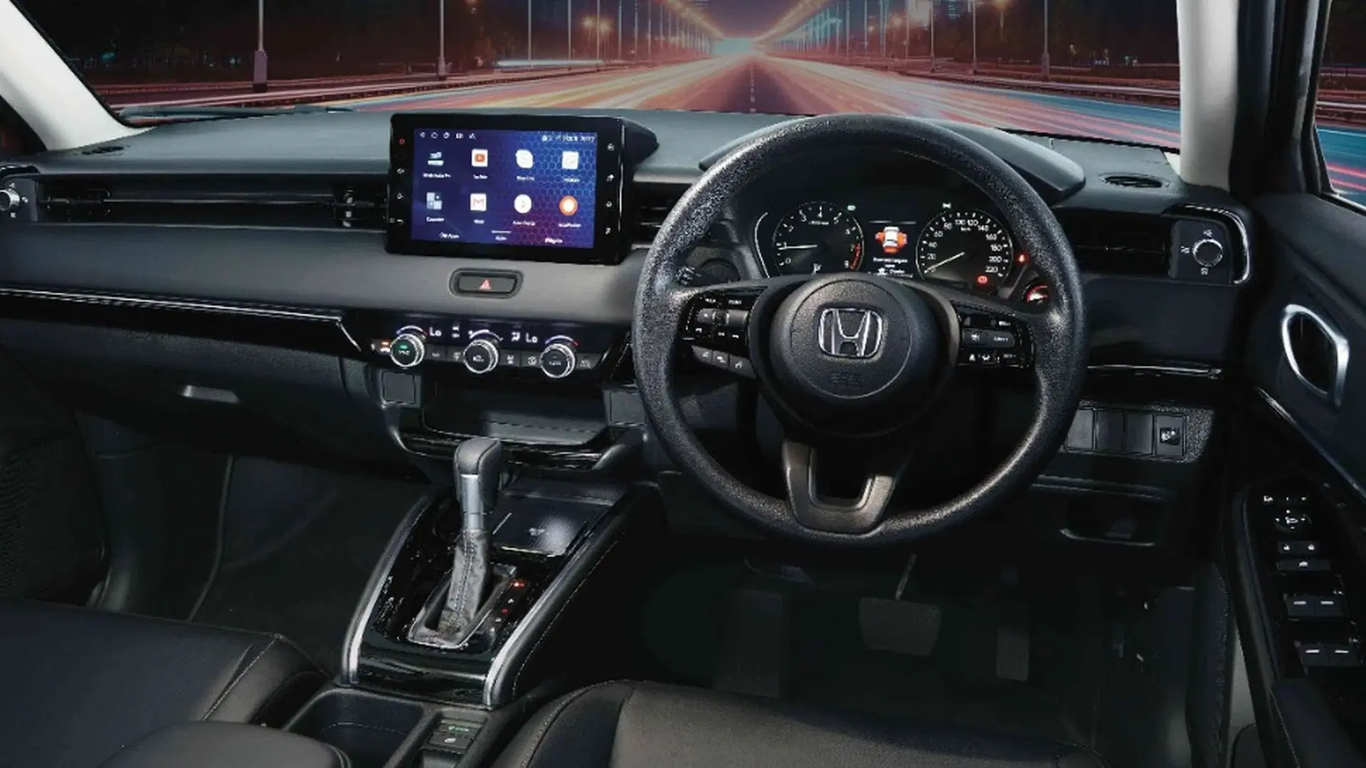 Honda HR-V dashboard and cabin