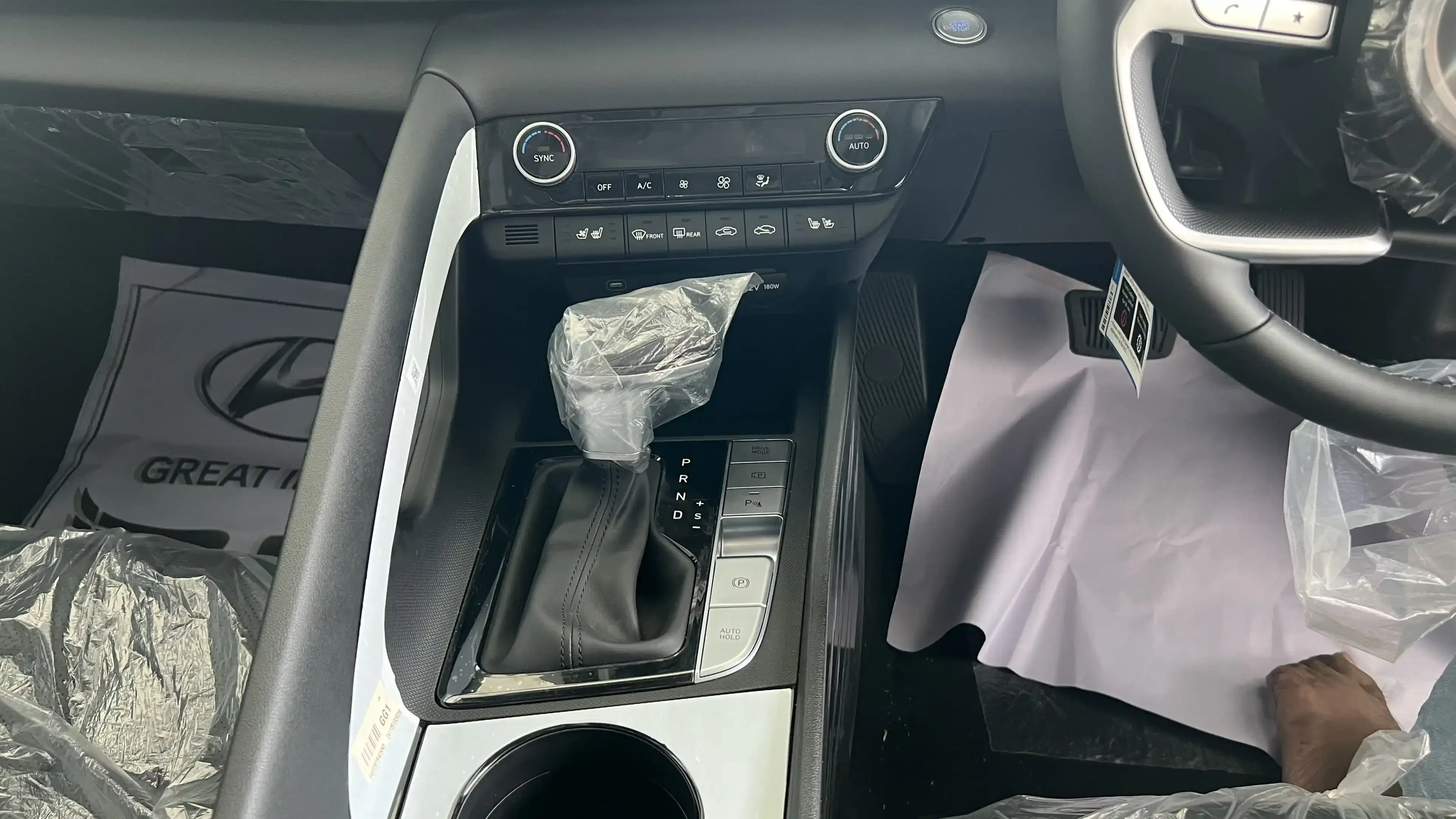 hyundai elantra interior dashboard
