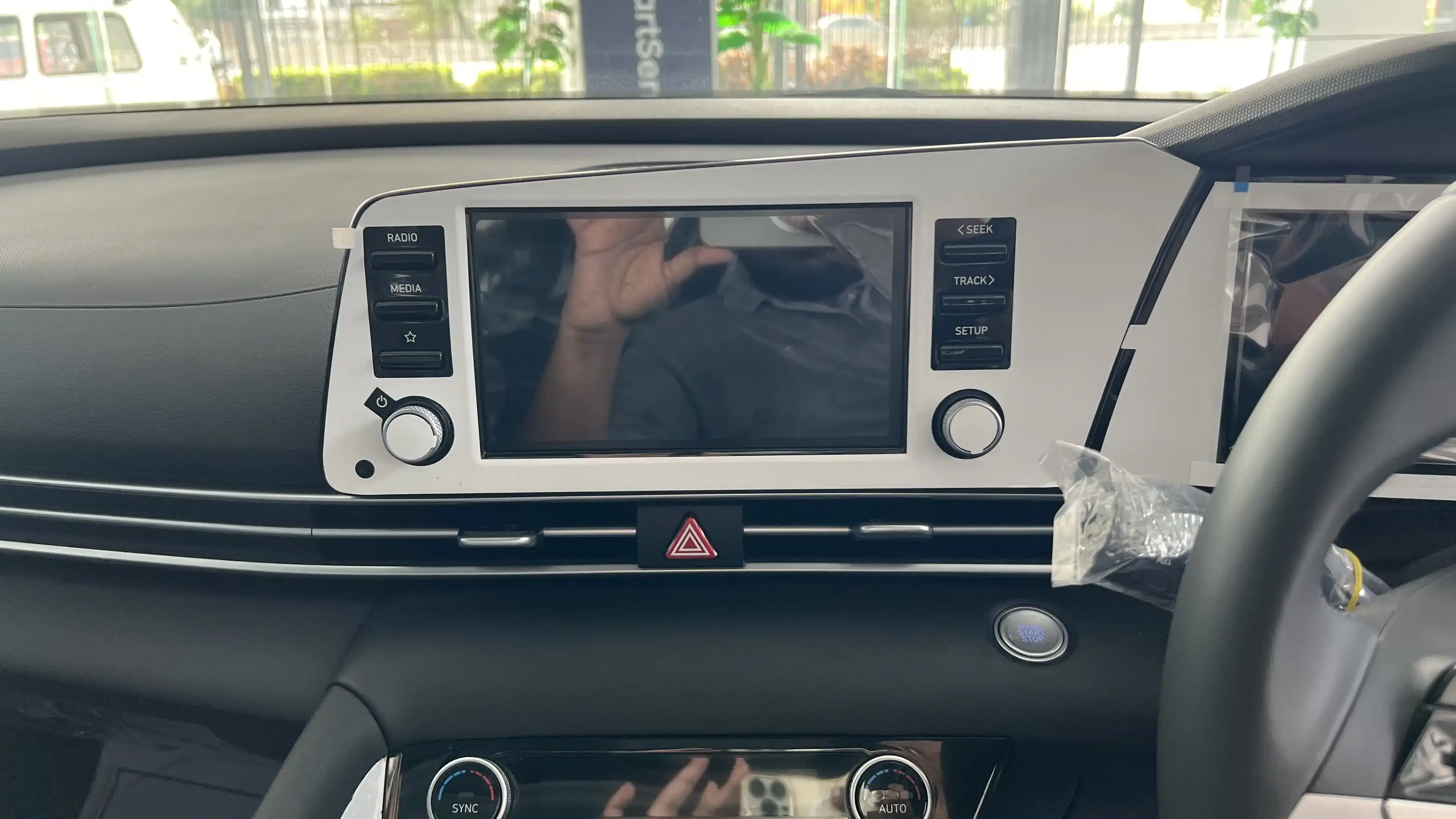 hyundai elantra infotainment screen