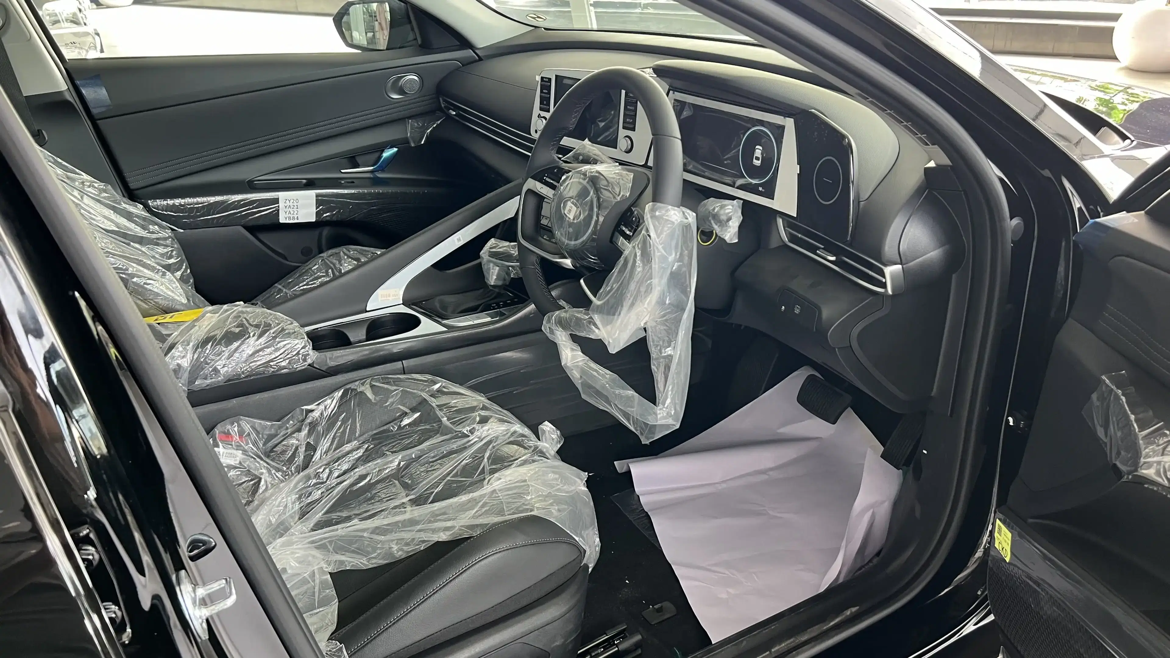 hyundai elantra interior