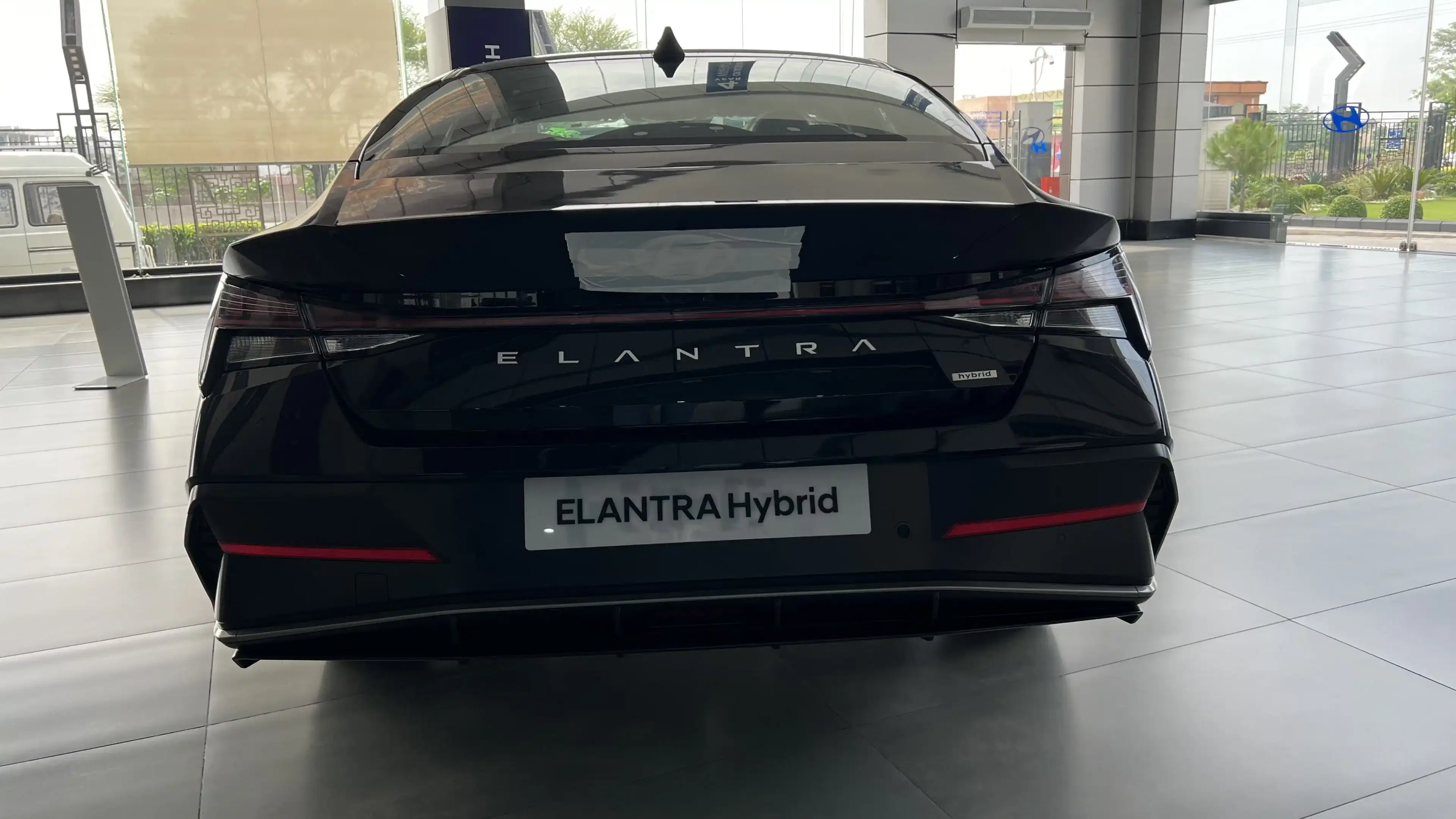 hyundai elantra exterior rear view