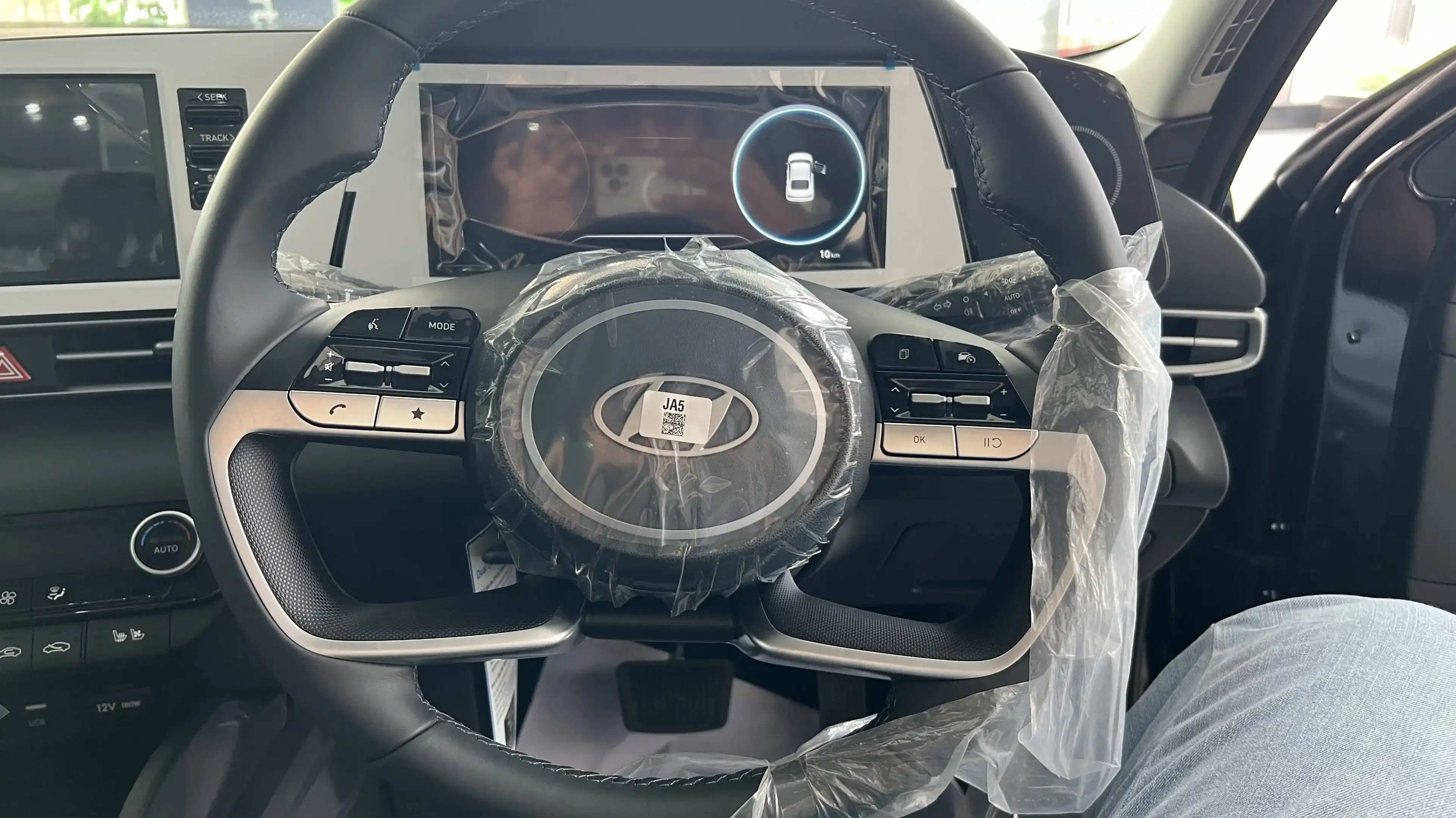 hyundai elantra interior steering wheel