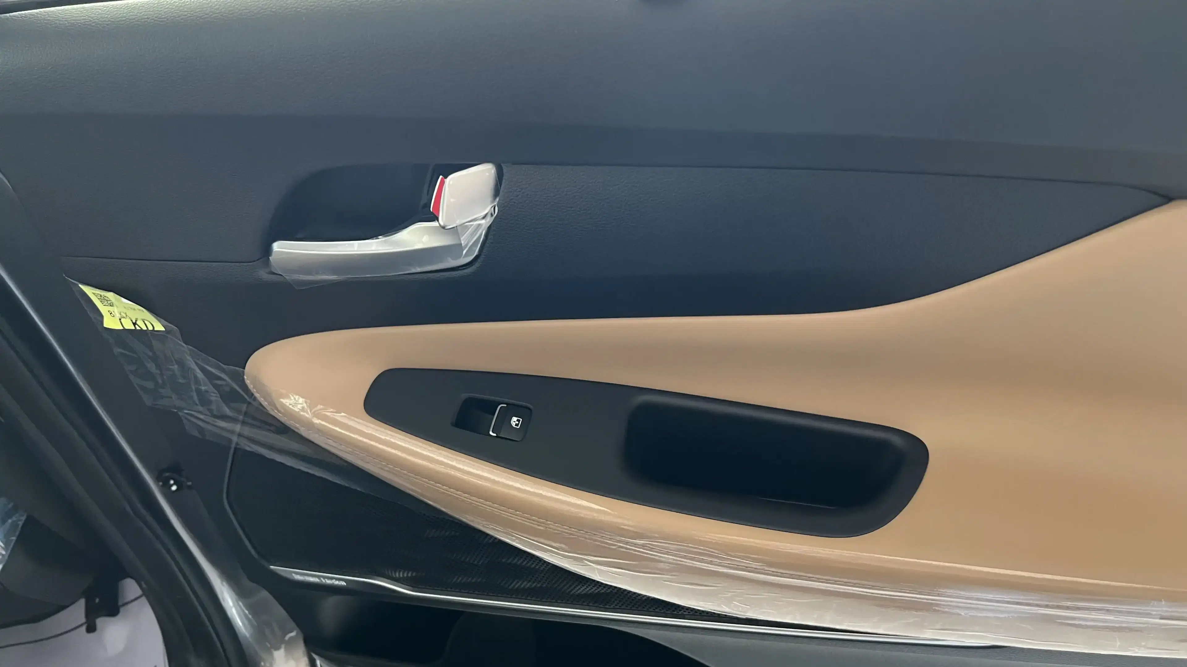 hyundai santafe interior passenger door 2