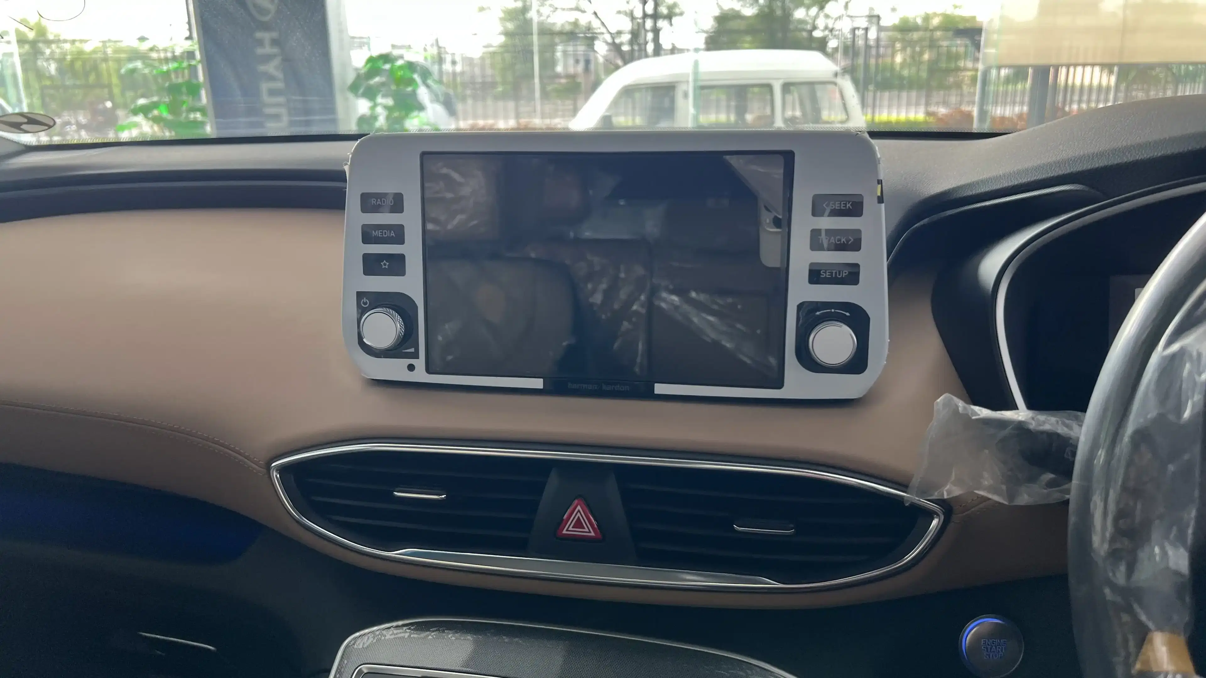 hyundai santafe infotainment screen