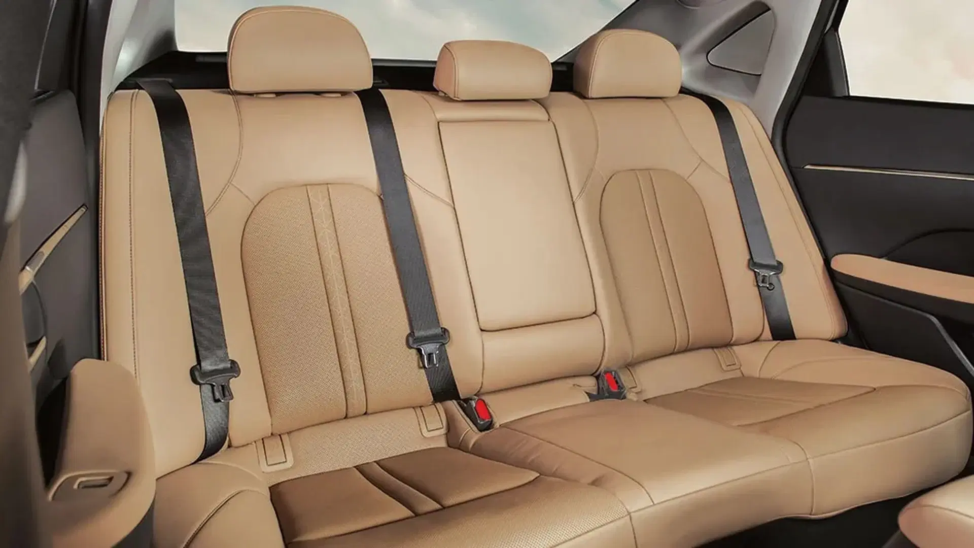 Hyundai Sonata rear cabin