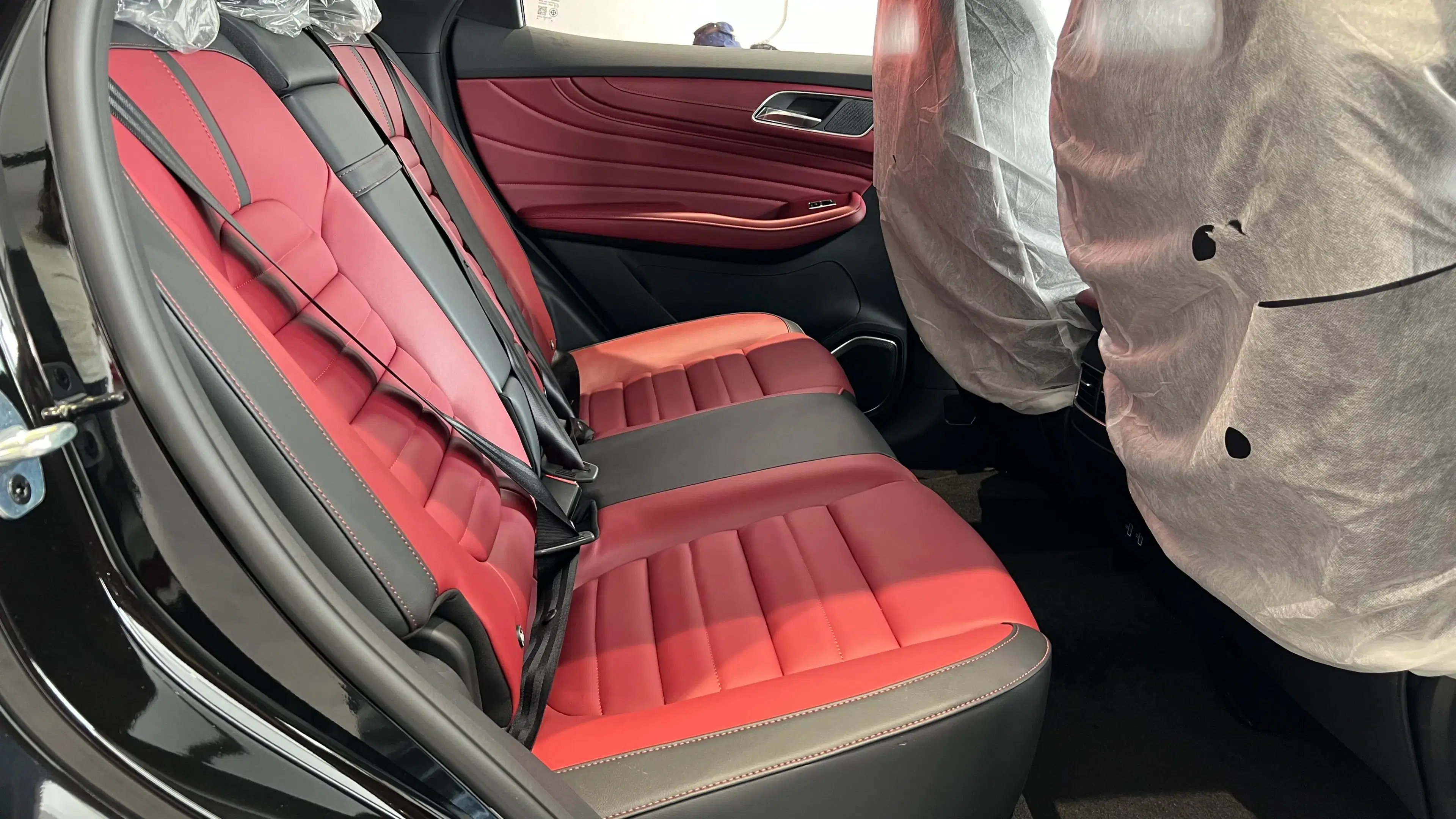mg hs phev rear seats
