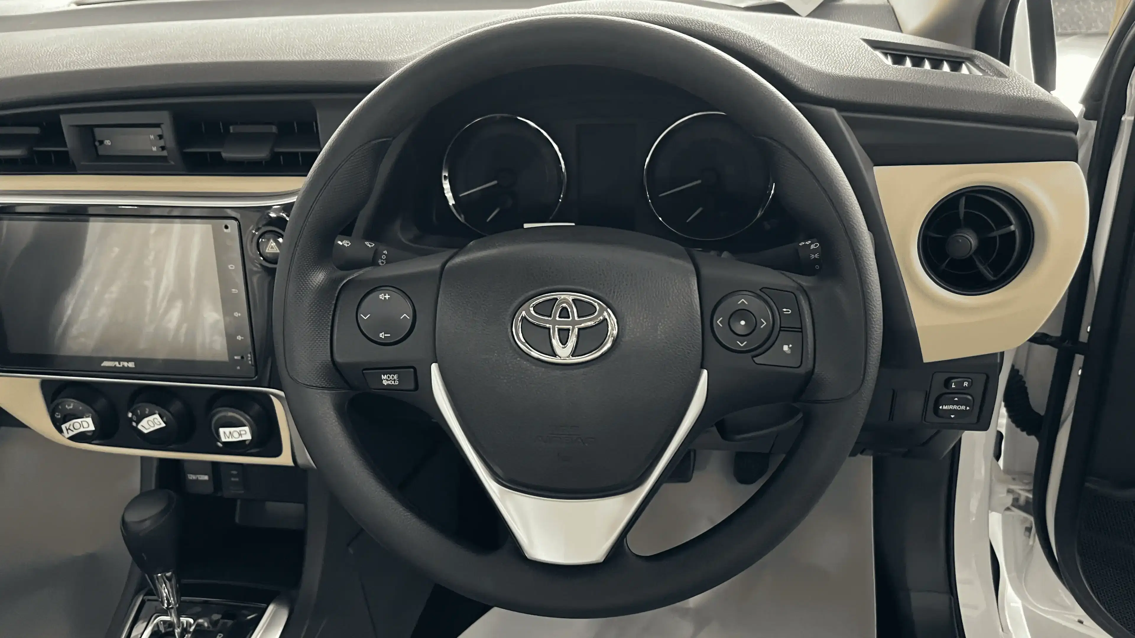toyota corolla exterior main view